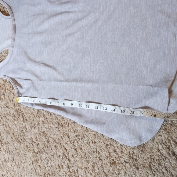 NWT Rebook Tank - Picture 6 of 6